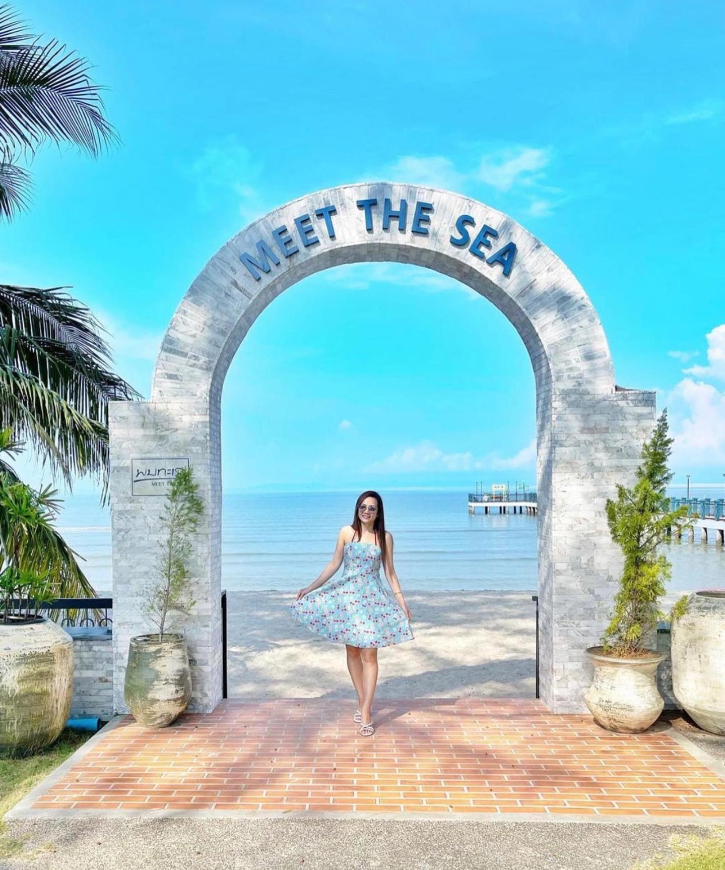 Meet The Sea Hotel Khlong Yai Bagian luar foto